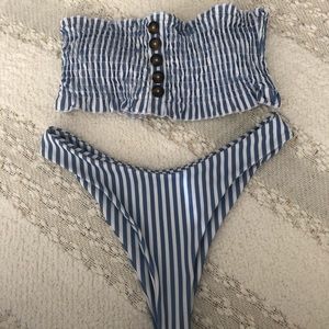 Strapless blue/white striped bikini